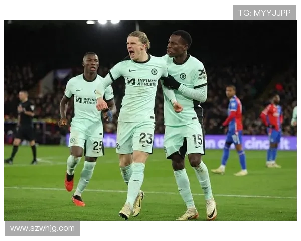 加拉格尔晒与切尔西青年队合照:很高兴见到你们,比赛加油 加拉格尔晒与切尔西青年队合照:很高兴见到你们,比赛加油